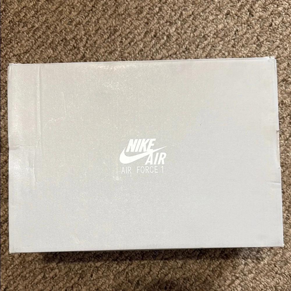 Nike Air Force 1 Shoes - Picture 2 of 6